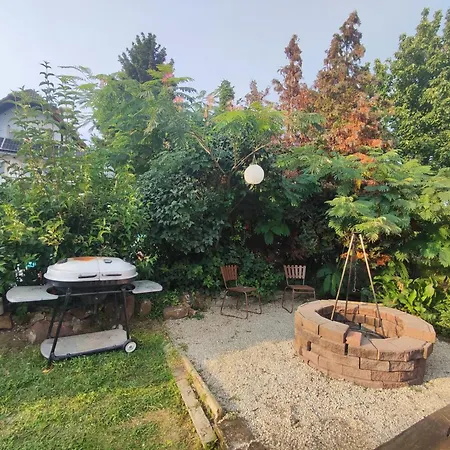 Rozi Garden Vendeghaz Badacsony 招待所 包道乔尼托毛伊