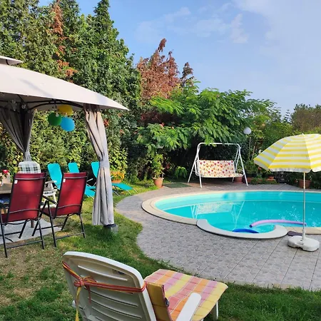 Rozi Garden Vendeghaz Badacsony 包道乔尼托毛伊