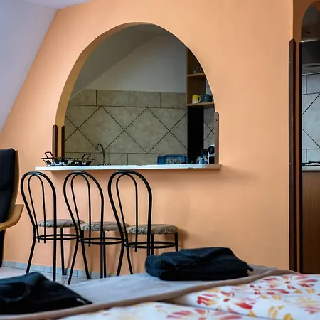 Rozi Garden Vendeghaz Badacsony *