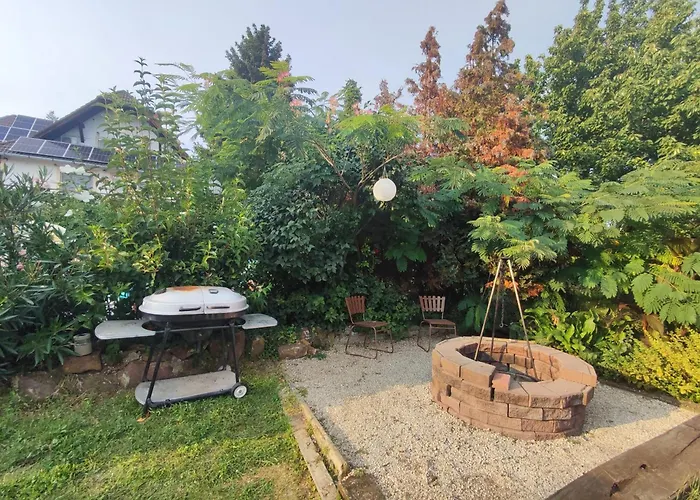 Rozi Garden Vendeghaz Badacsony 招待所 包道乔尼托毛伊