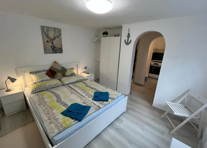 Rozi Garden Vendeghaz Badacsony 招待所 包道乔尼托毛伊