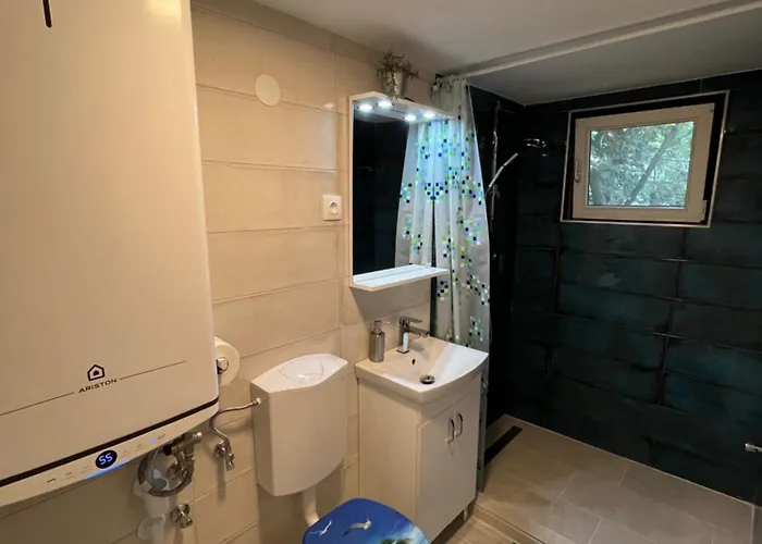 Rozi Garden Vendeghaz Badacsony * 包道乔尼托毛伊