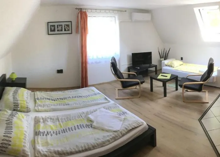 Rozi Garden Vendeghaz Badacsony Badacsonytomaj