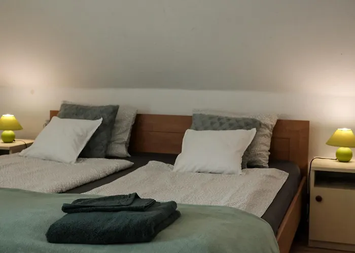 Rozi Garden Vendeghaz Badacsony 招待所 *